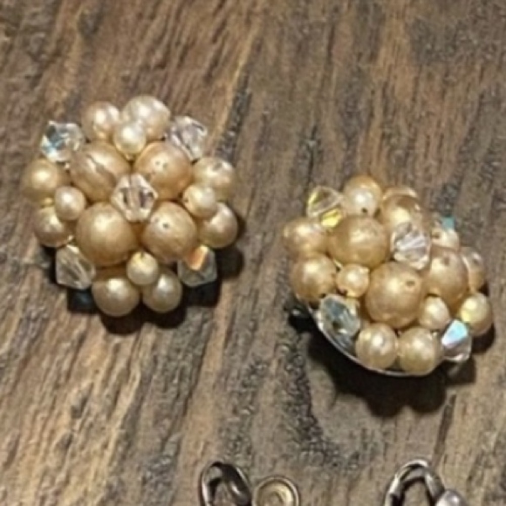 Pearl clip on earrings